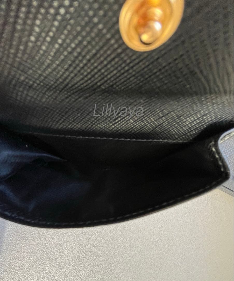 【美品】PRADA サフィアーノレザー 二つ折り財布