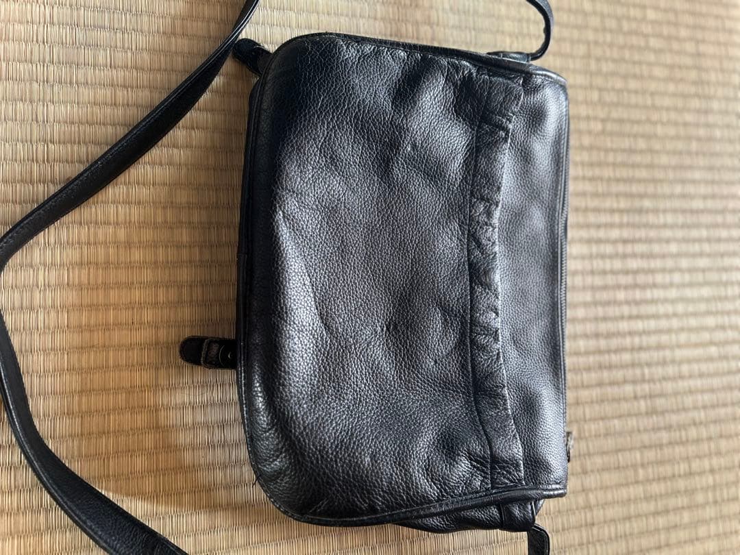 Genuine Leather ブラック メッセンジャーバッグ
