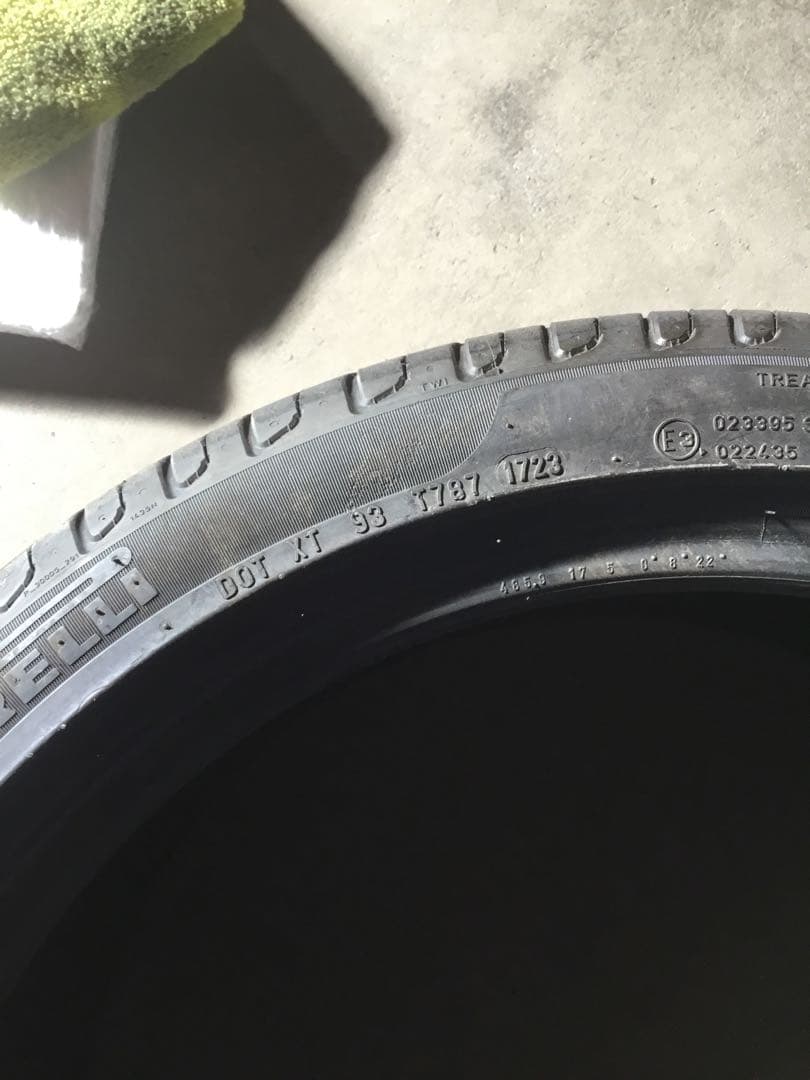 ピレリ　245/40R19 19インチ サマータイヤ
