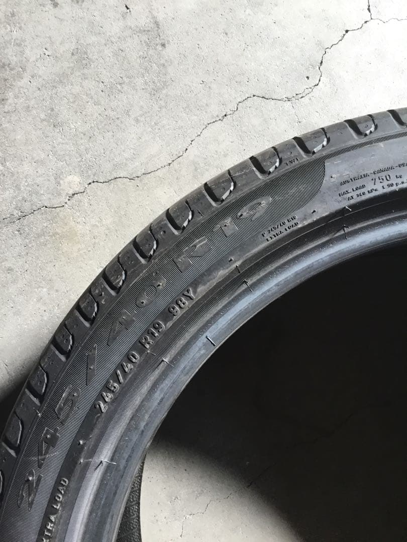 ピレリ　245/40R19 19インチ サマータイヤ