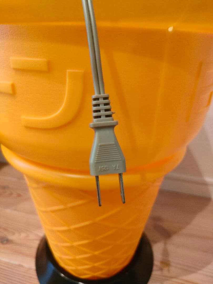 ソフトクリーム型ライト　 ニッセイ　日世 ランプ　 照明 看板