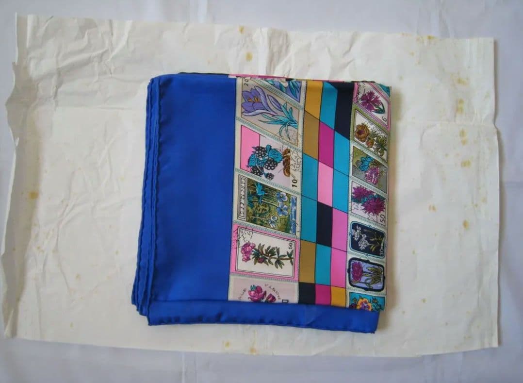 エルメス カレ90 シルクスカーフ 箱付き シミあり スイス購入