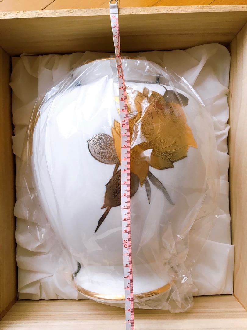 narumi 金色の花模様の陶器花瓶