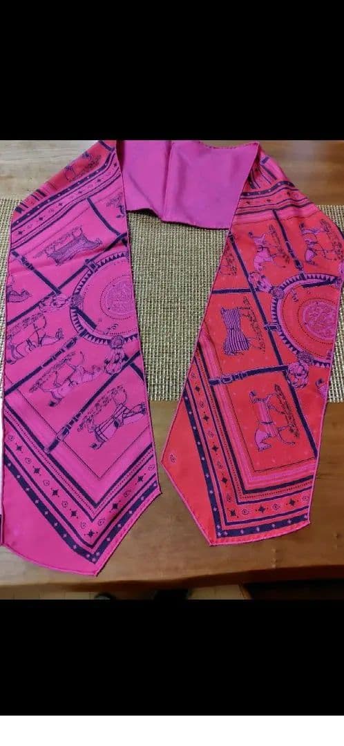 お値下げしました。エルメスバンダナ柄スカーフ