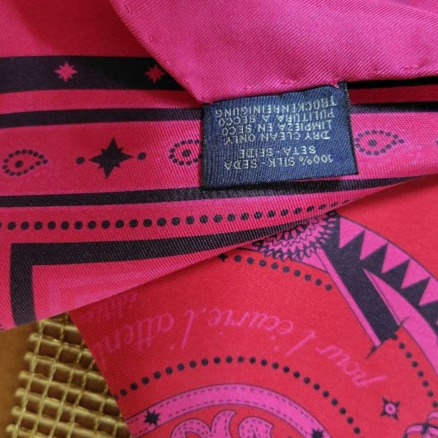 お値下げしました。エルメスバンダナ柄スカーフ