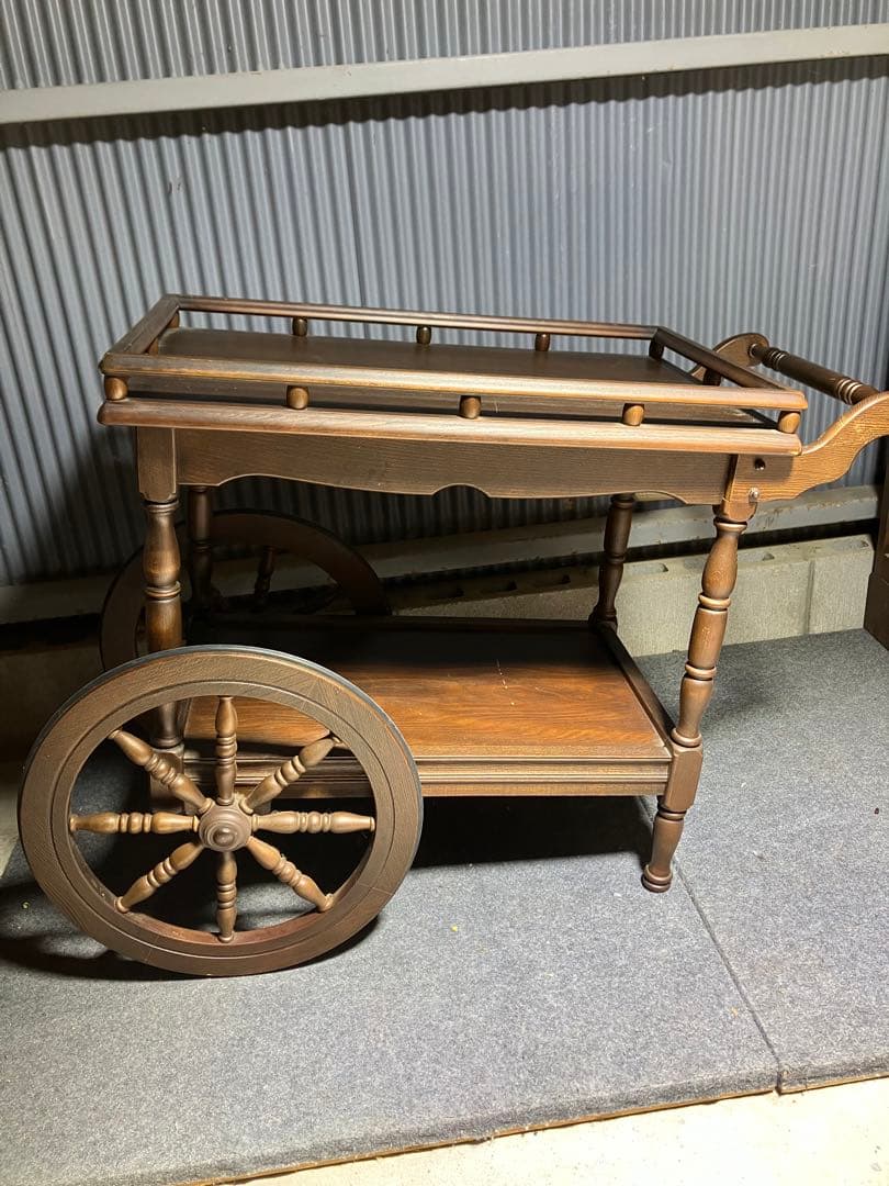 カリモク家具　昭和レトロ!! 大きな車輪が素敵な木製ワゴン　中古品