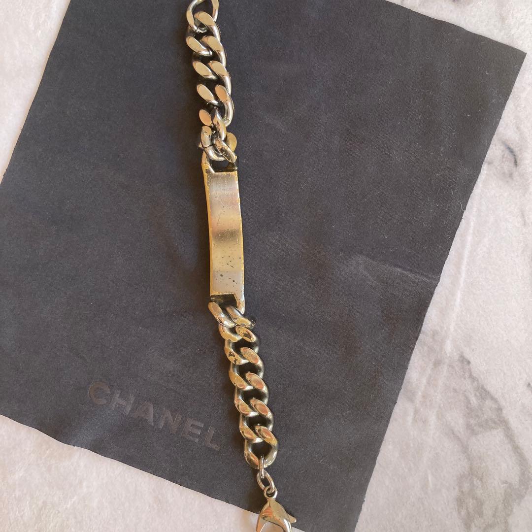 CHANEL チェーンブレスレット ロゴプレート付き