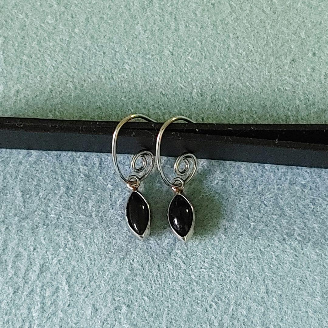 プラチナ　ブラックカルセドニー　フックピアス　Pt900