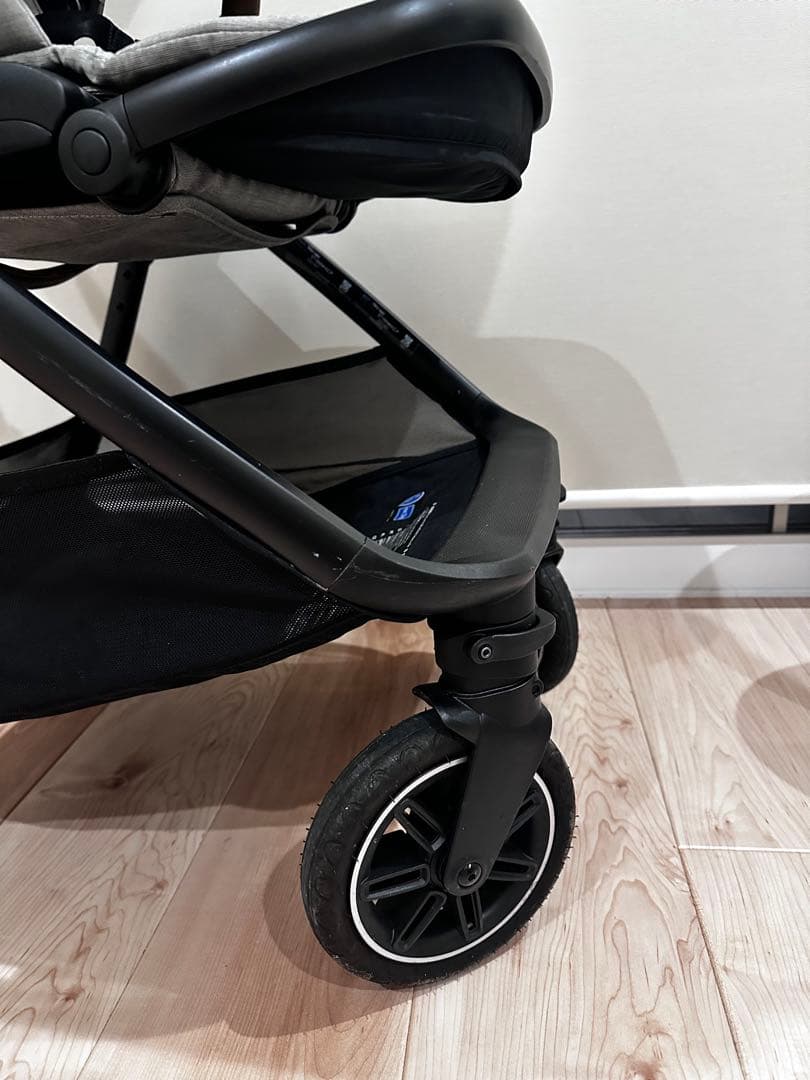 nuna TRIVnext ベビーカー ヌナ トリヴネクスト　グレー