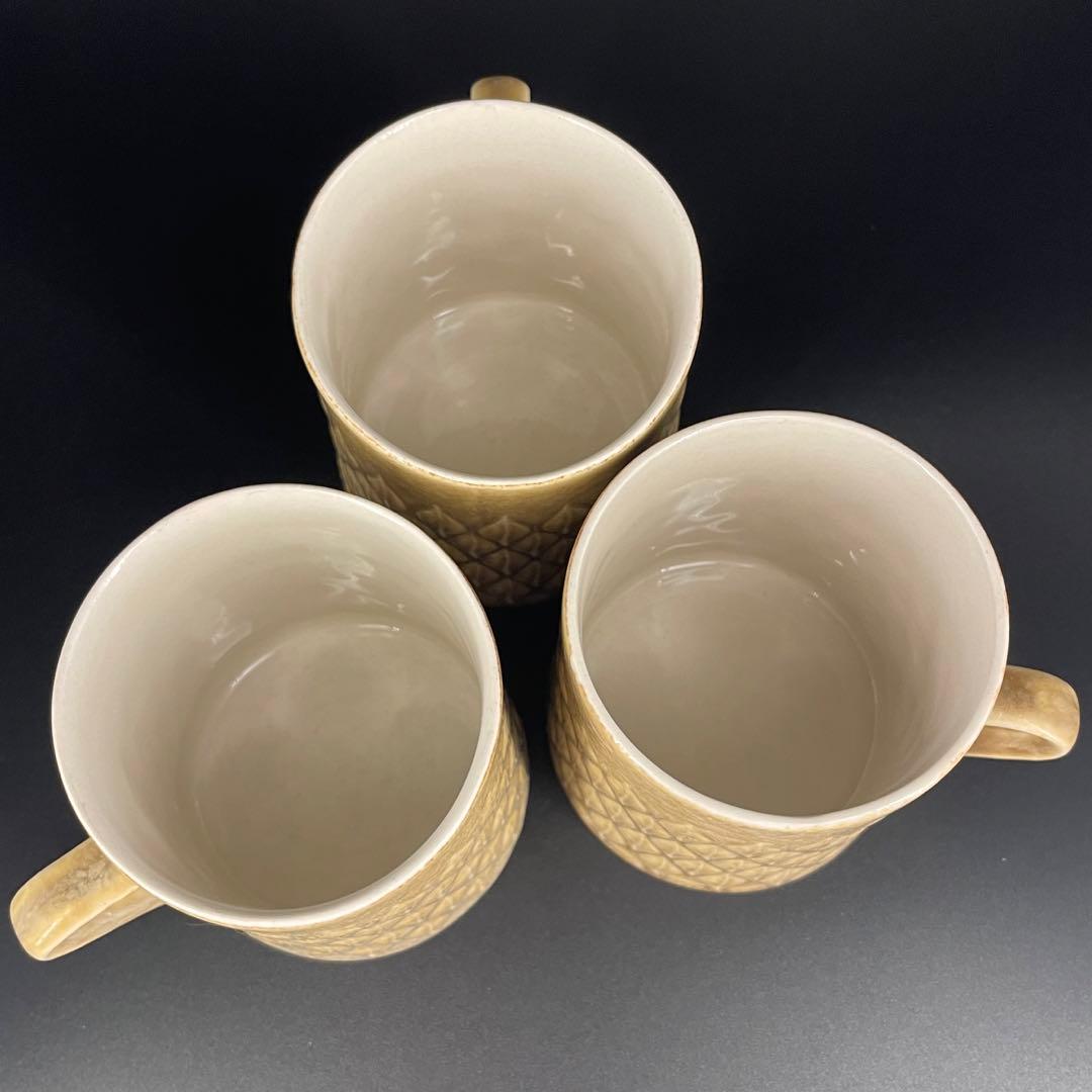北欧ヴィンテージ　クイストゴー　レリーフ　コーヒーカップ&ソーサー　3客セット