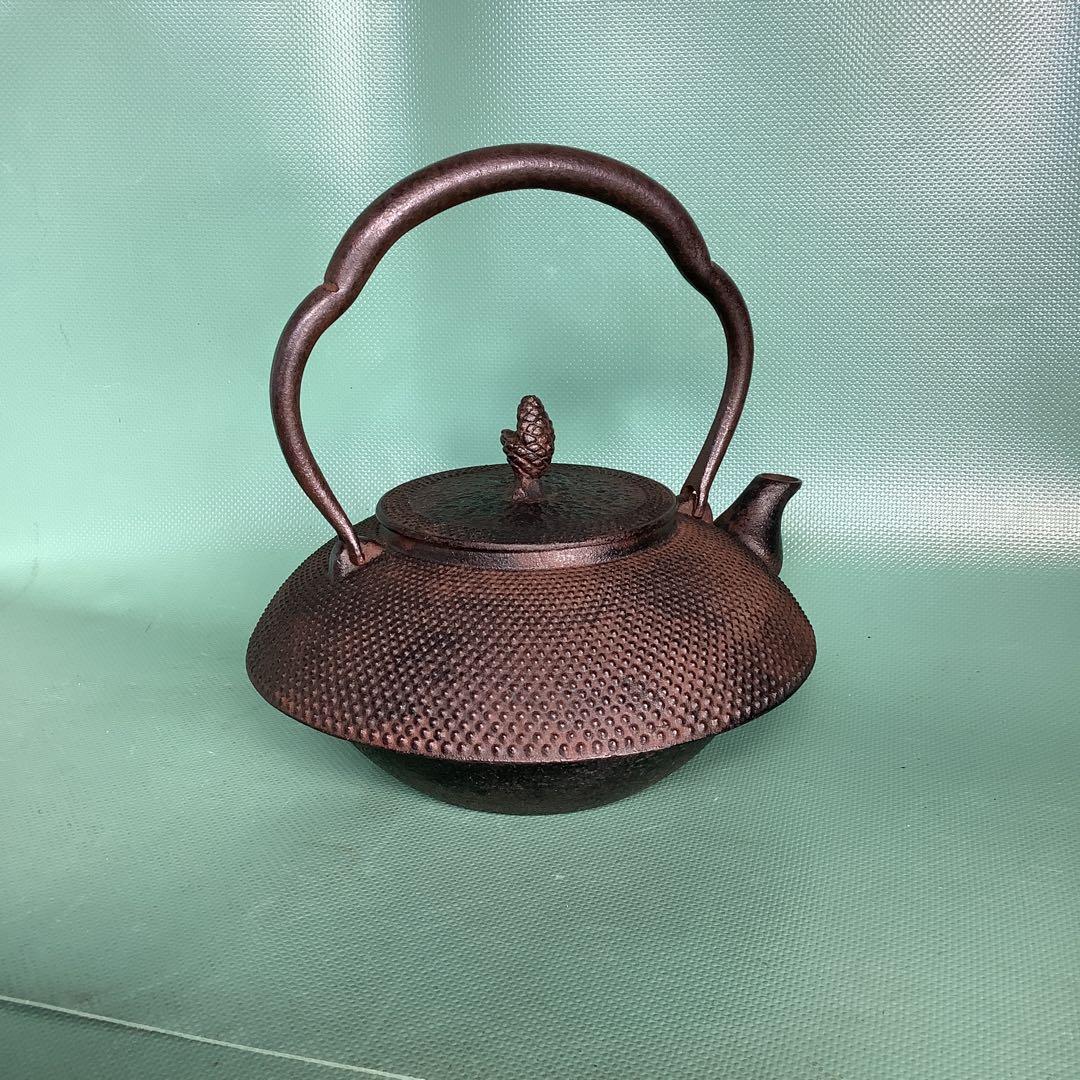 南部鉄瓶、岩鋳。　7-091