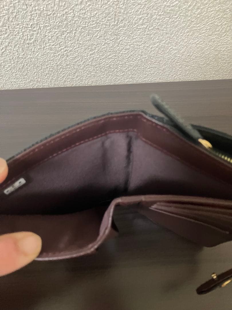 CHANEL二つ折り財布　本革　黒