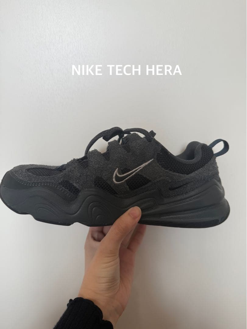 NIKE TECH HERA ナイキテックヘラ　24.0cm
