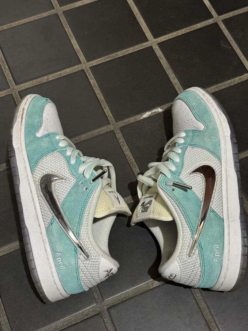 April Nike スニーカー ミントグリーン