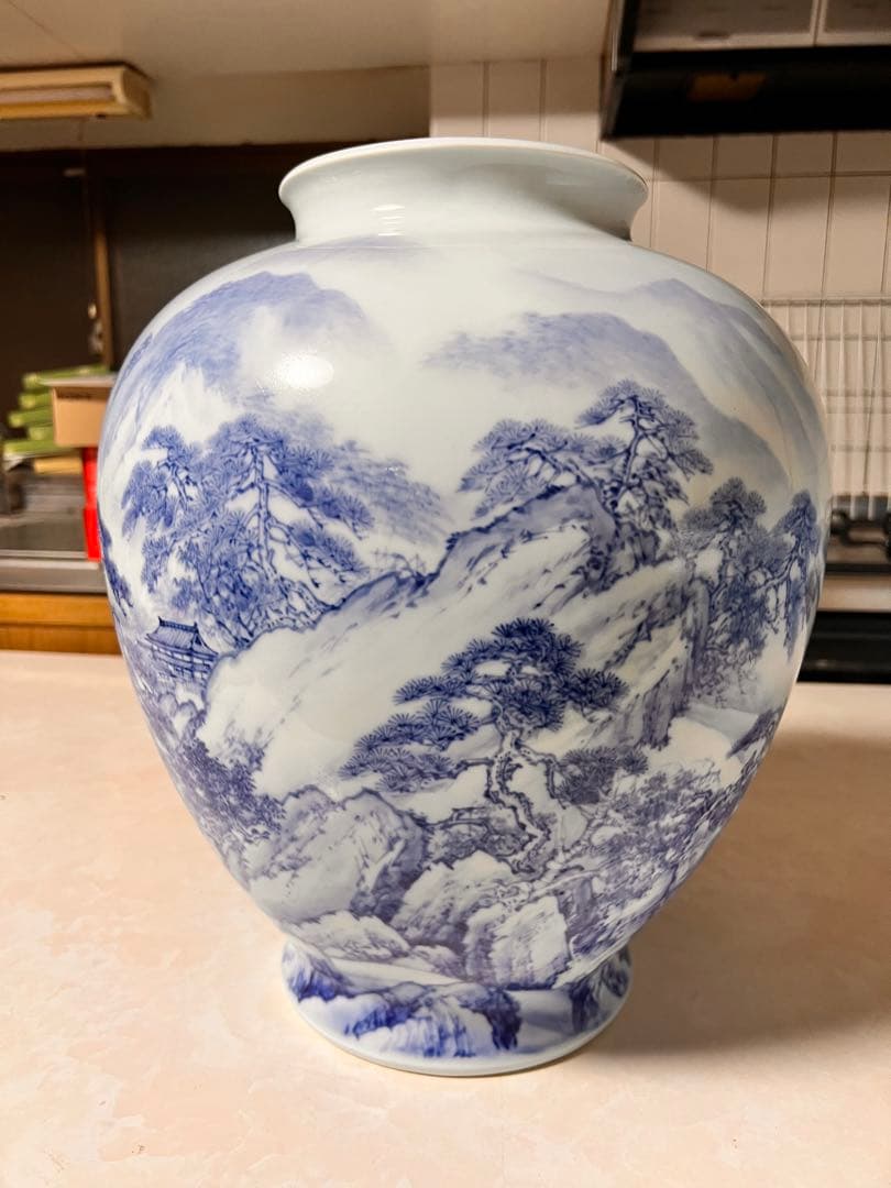 173 深川製磁 大型花瓶 約40cm 染付山水図 有田焼 風格ある飾り壺 花器
