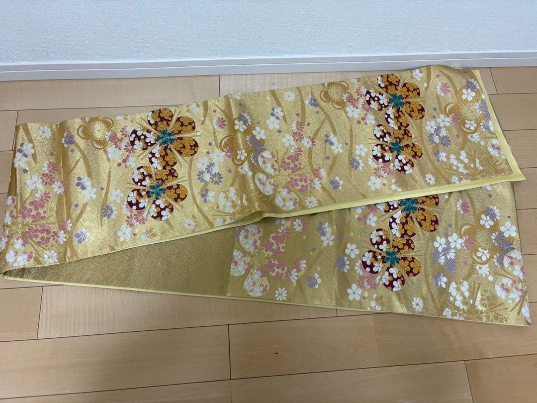 赤い花柄振袖（ファー襟付き） 着物友禅