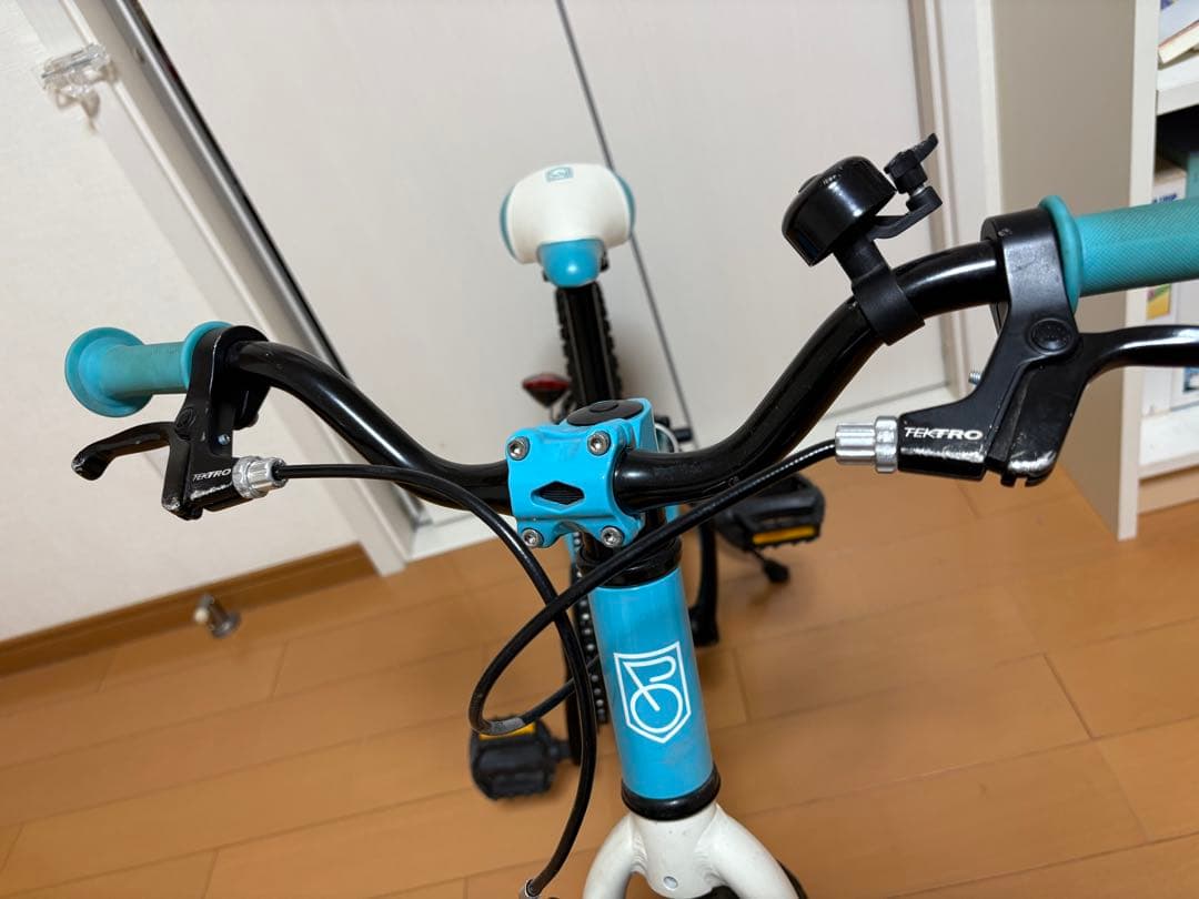 【引き取り限定】ヨツバサイクル キッズバイク　16インチ　限定色　水色