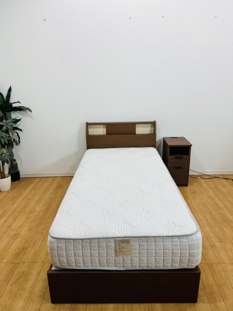 シングルベッド＋マットレス＋ヘッドボード・ナイトテーブル セット