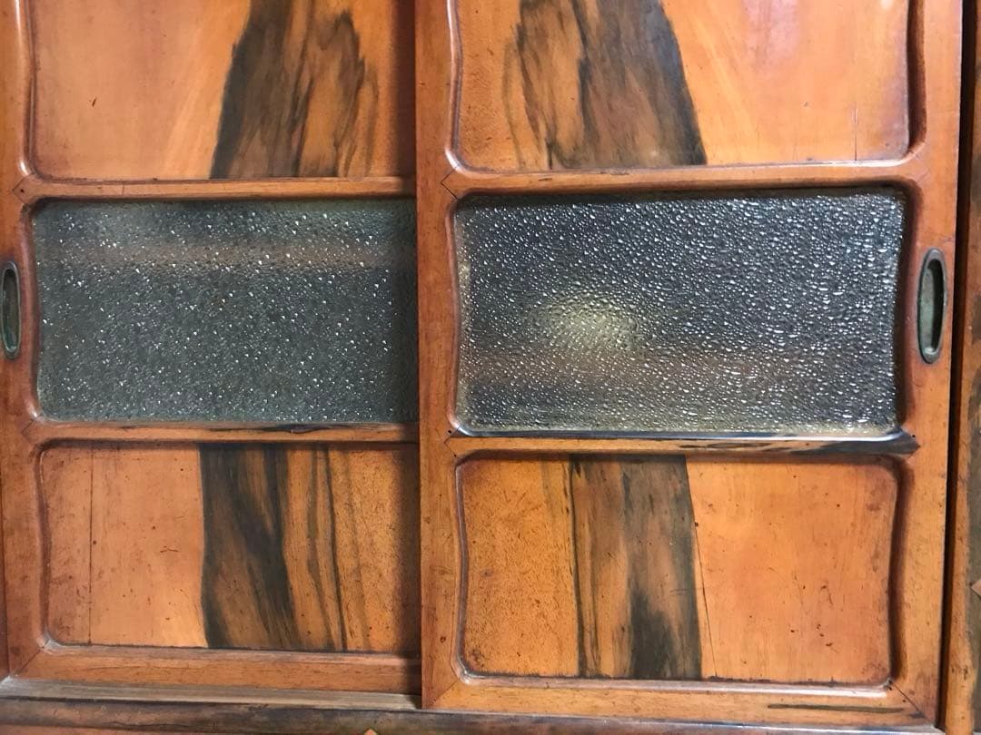 古い黒柿の茶ダンス、茶箪笥。