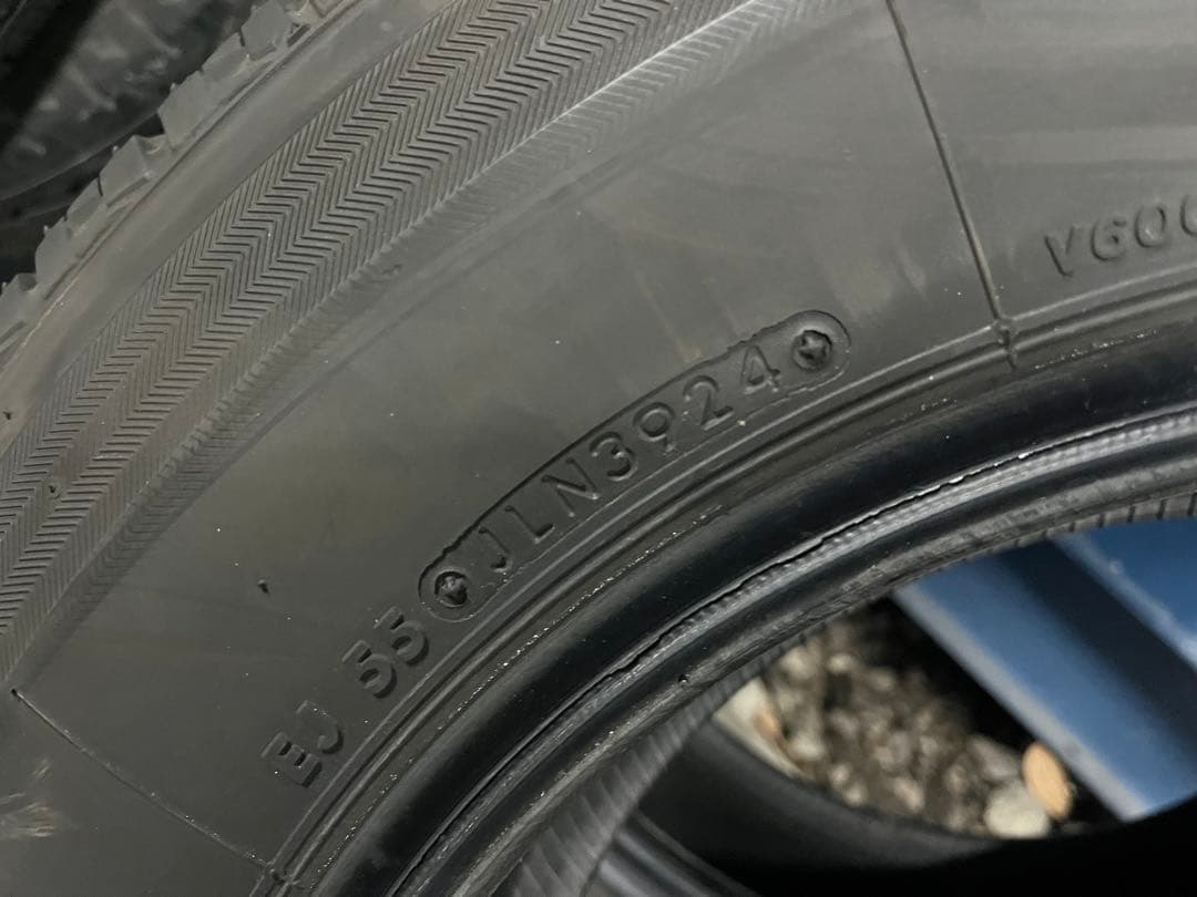 ブリジストン V600 195/80R15 L LT バンタイヤ 美品 バリ山