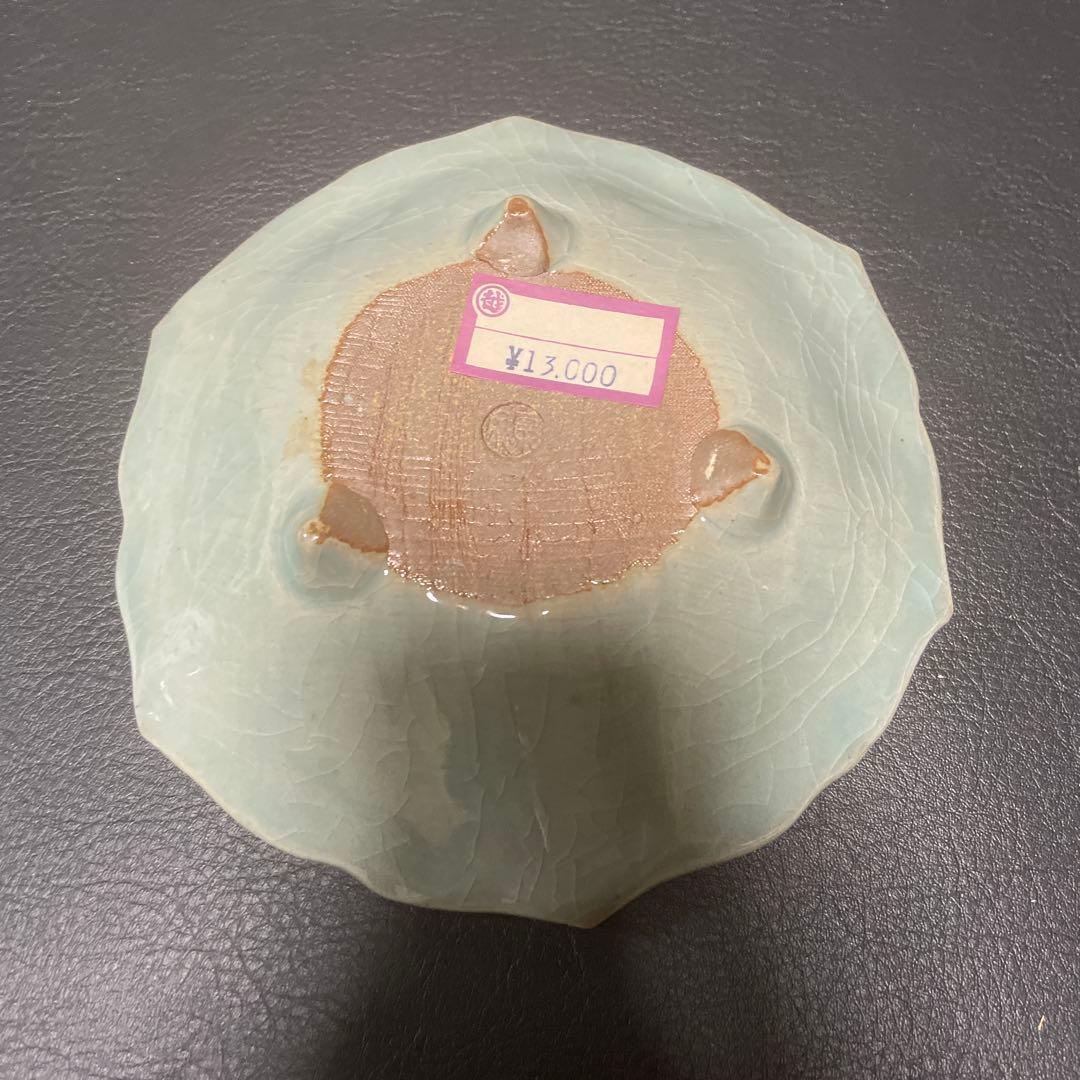青白磁　三越　花模様