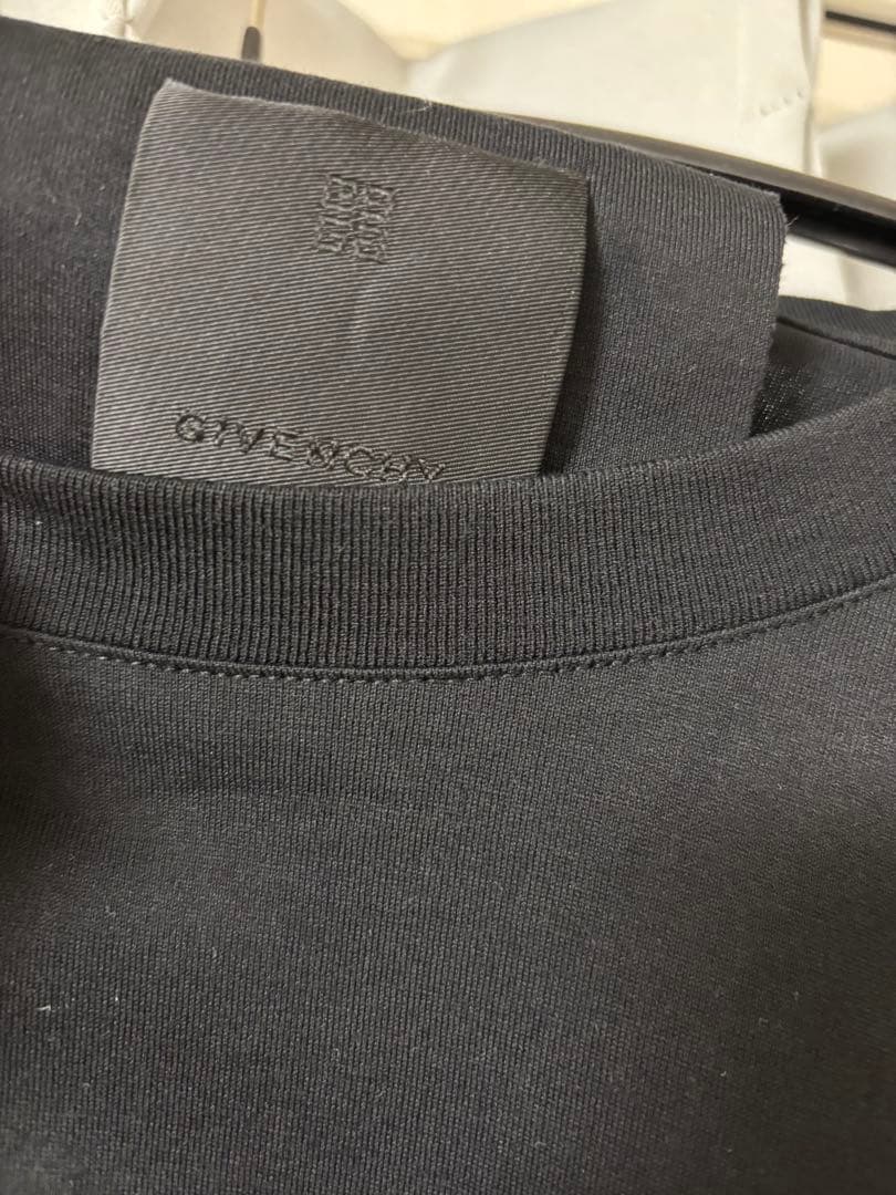 【2枚セット】GivenchyロゴTシャツ(内1枚未使用)