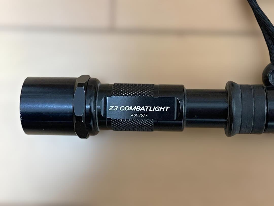 や*た様 SUREFIRE Z3 COMBATLIGHT （CR123A電池×3