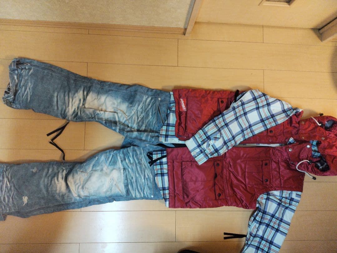 アトマイズ スノーボードウェア 赤と青のチェック柄