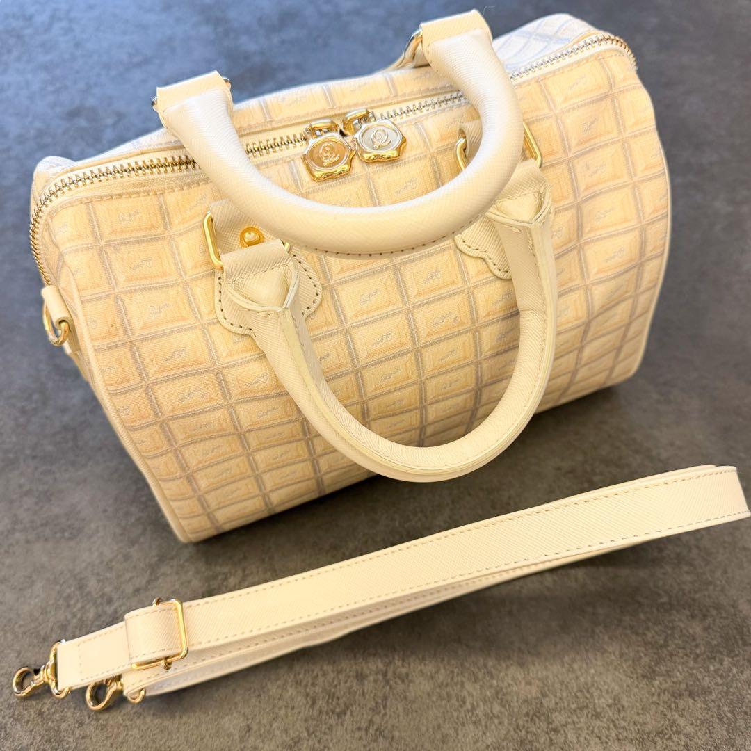 Q-pot. 白 ホワイトチョコレート・ミニボストンバッグ キューポット