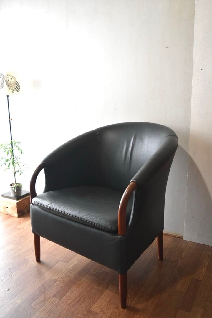 NIELAUS & JEKI MOBLER OPUS ①