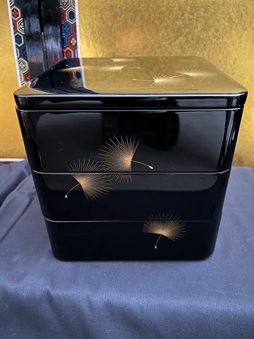 輪島塗　五島屋　布着本堅地　五島屋謹製　金蒔絵　綿毛　三重箱 共箱