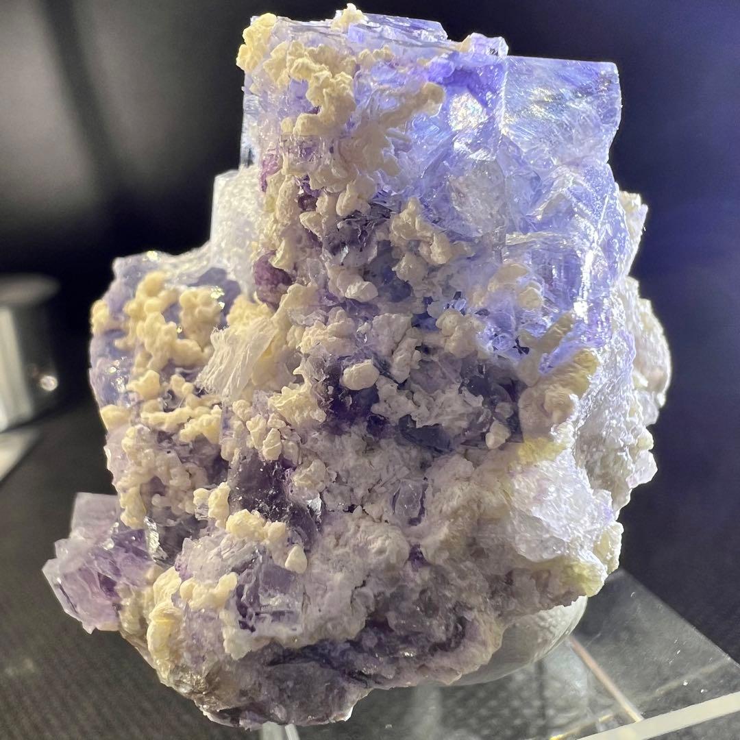 ヤオガンシャン産　パープルグラデーション　母岩付フローライト