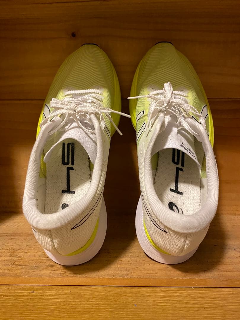 【美品】　アシックス　ランニングシューズ　カーボン厚底S4