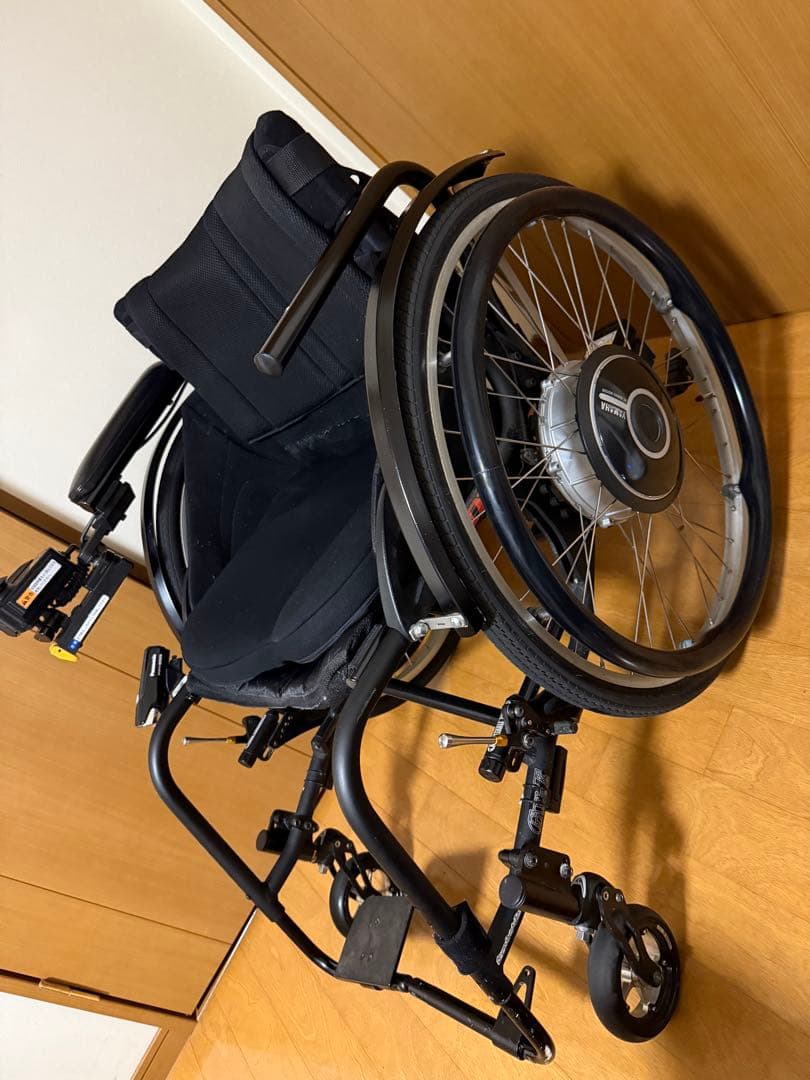 折りたたみ電動車椅子 黒 スポークホイール