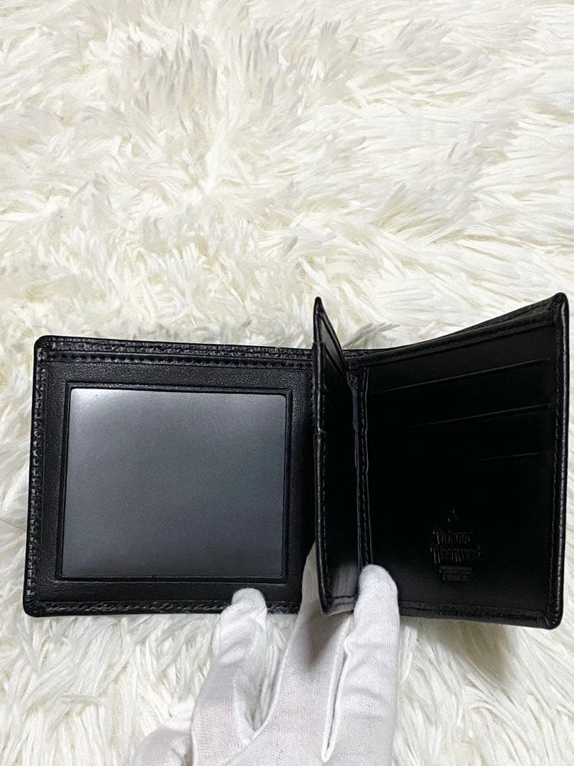 大人気⭐︎ヴィヴィアンウエストウッド 二つ折財布