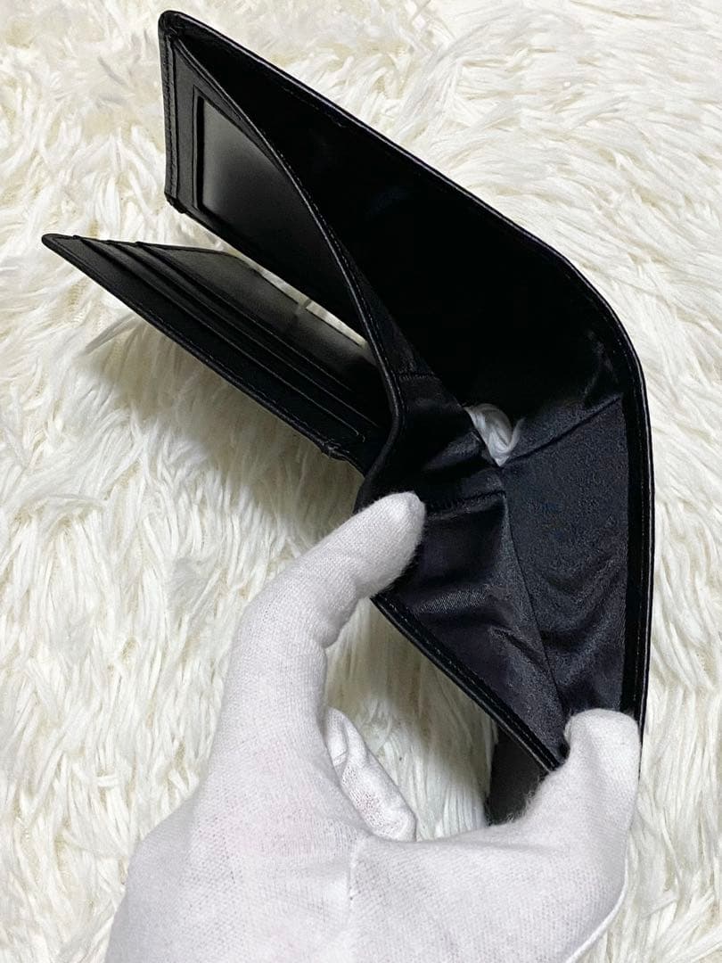 大人気⭐︎ヴィヴィアンウエストウッド 二つ折財布