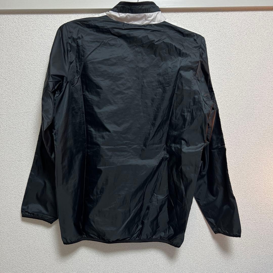 日体大　サッカー　ピステ上下