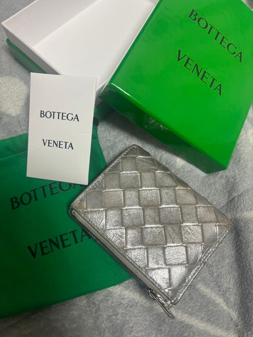 BOTTEGA VENETA シルバー 二つ折り財布