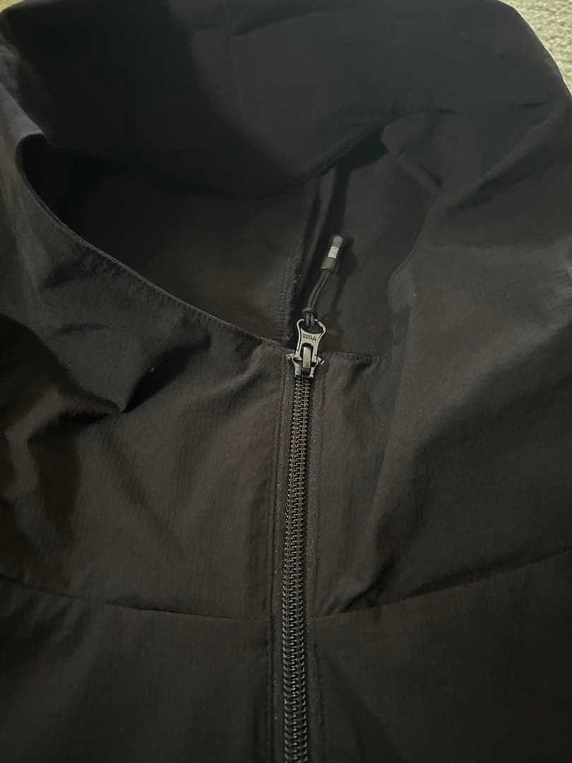 WINDANDSEA フード付き ウィンドブレーカー 黒