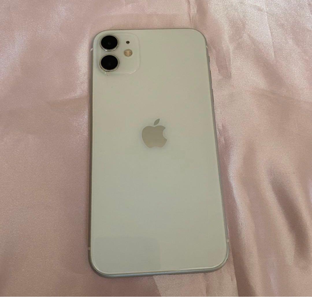 y*a様 Apple iPhone 11 ホワイト 本体