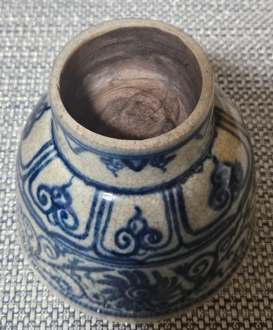 16～17世紀　東南アジア　ベトナム古陶　 安南染付　唐草文　高付き茶碗　伝世品