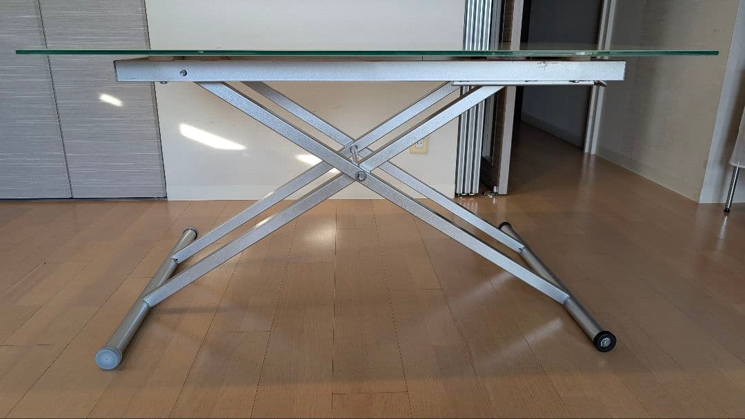 ニトリガラス昇降テーブル　ダイニングテーブル