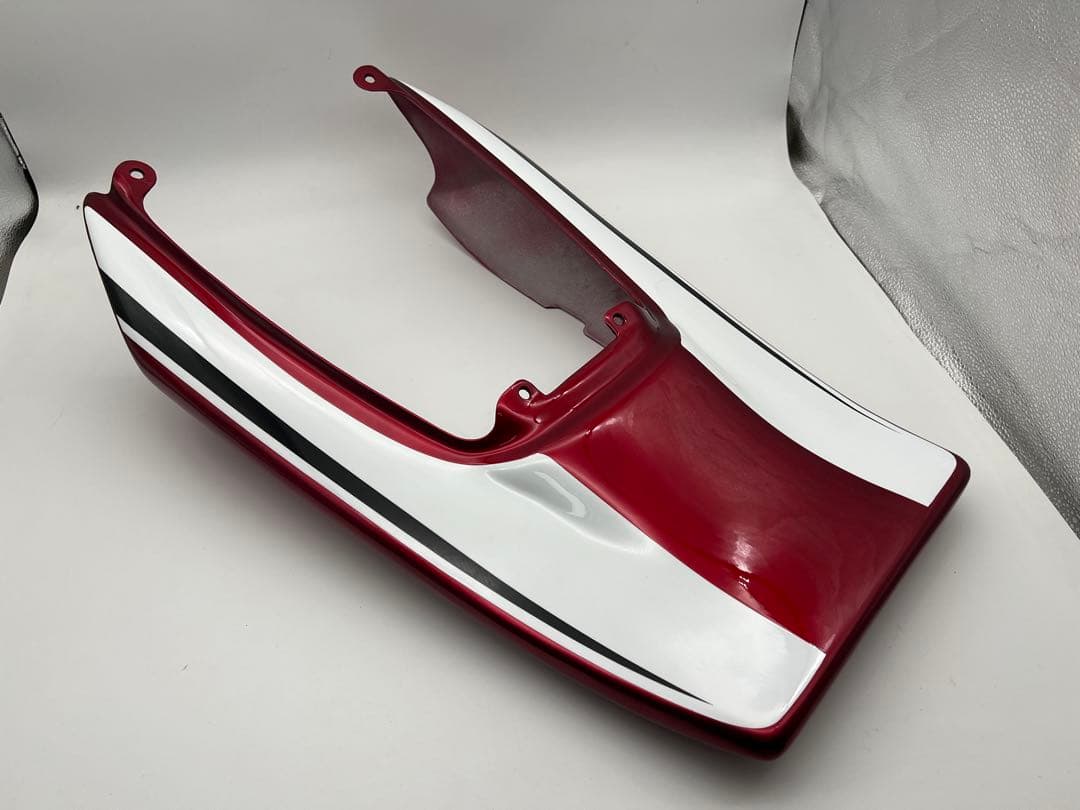 即日発送　cb400sf テールカウル　nc39 nc42 ハネテール　穴なし