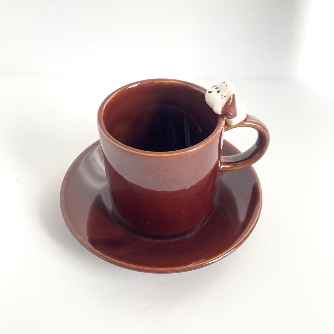 イヌ付きカップ&ソーサー