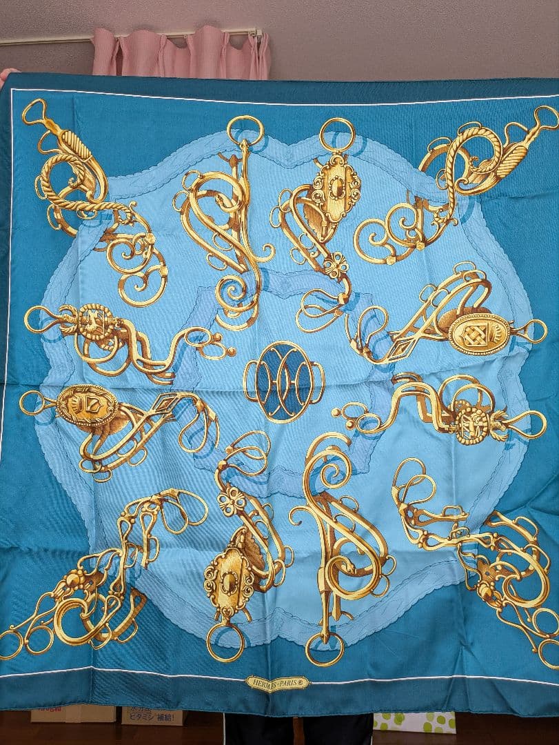 HERMÈS 大判スカーフ　新品 未使用