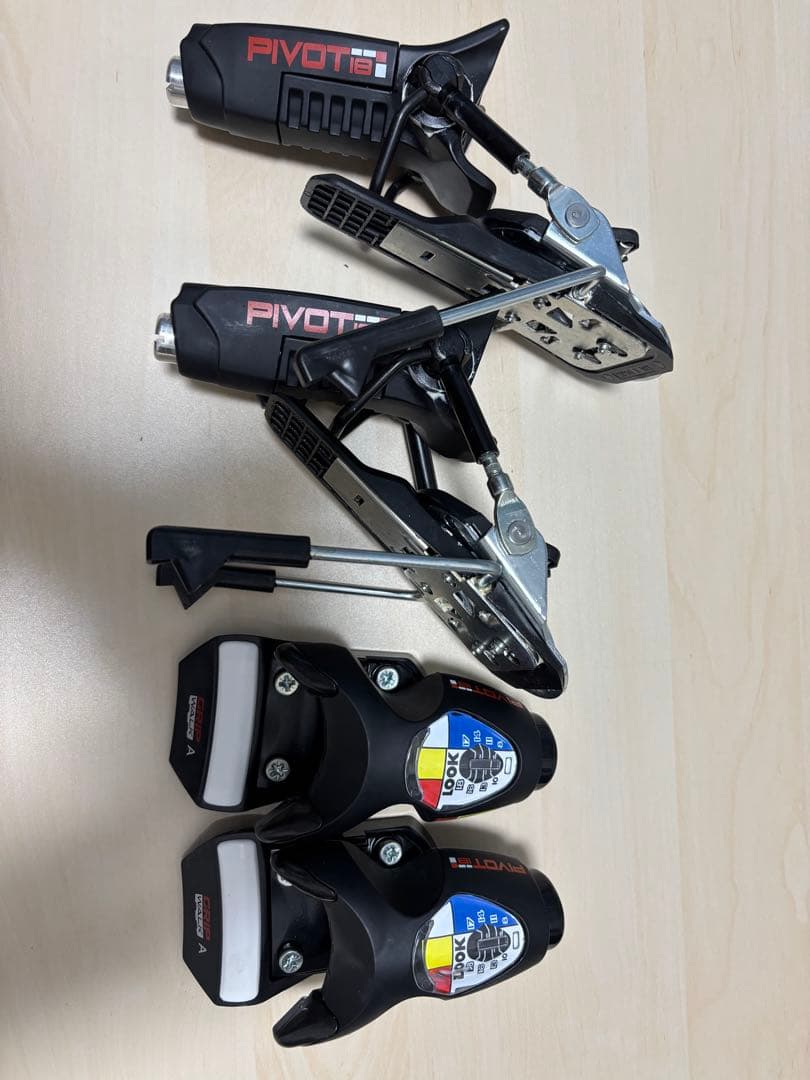 未使用品　スキービンディング　LOOK pivot 18 ルック　ピボット