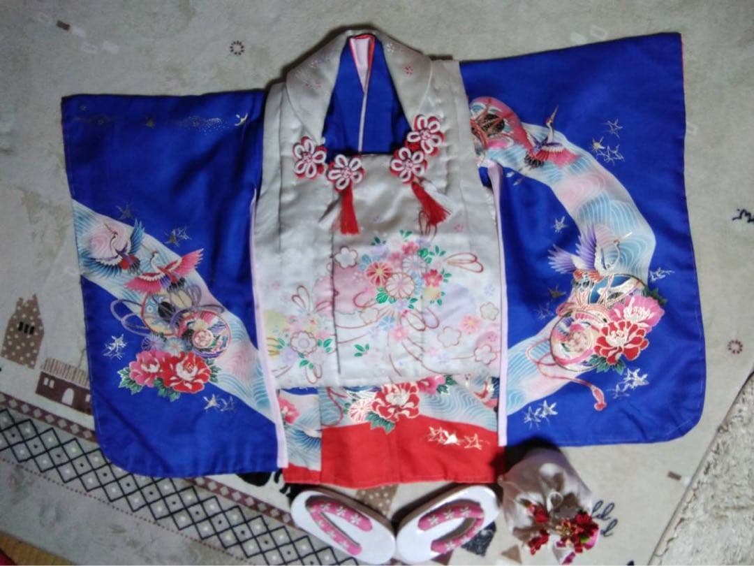 3歳向け・表側正絹・未使用品・お着物とお被覆のセット