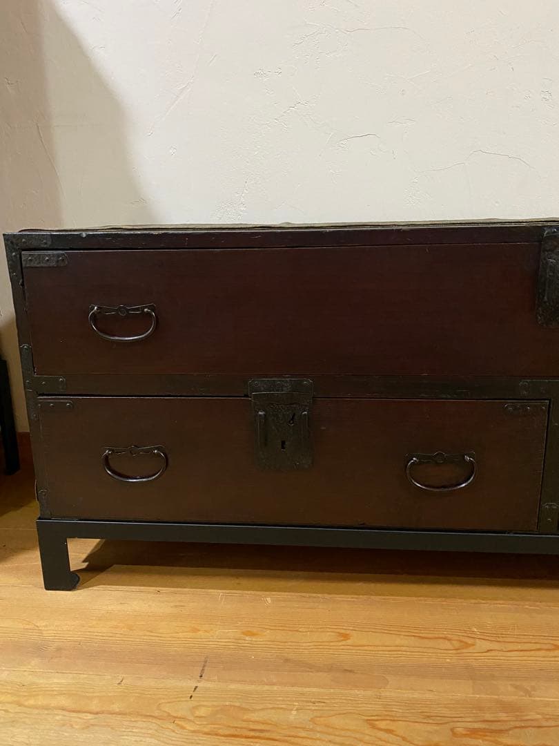 骨董箪笥　刀箪笥　アンティークチェスト　鉄足付き