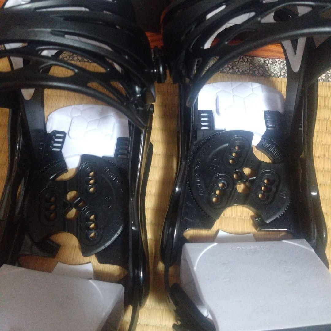 スノーボード ビンディング ブラック/ホワイト SMALLS