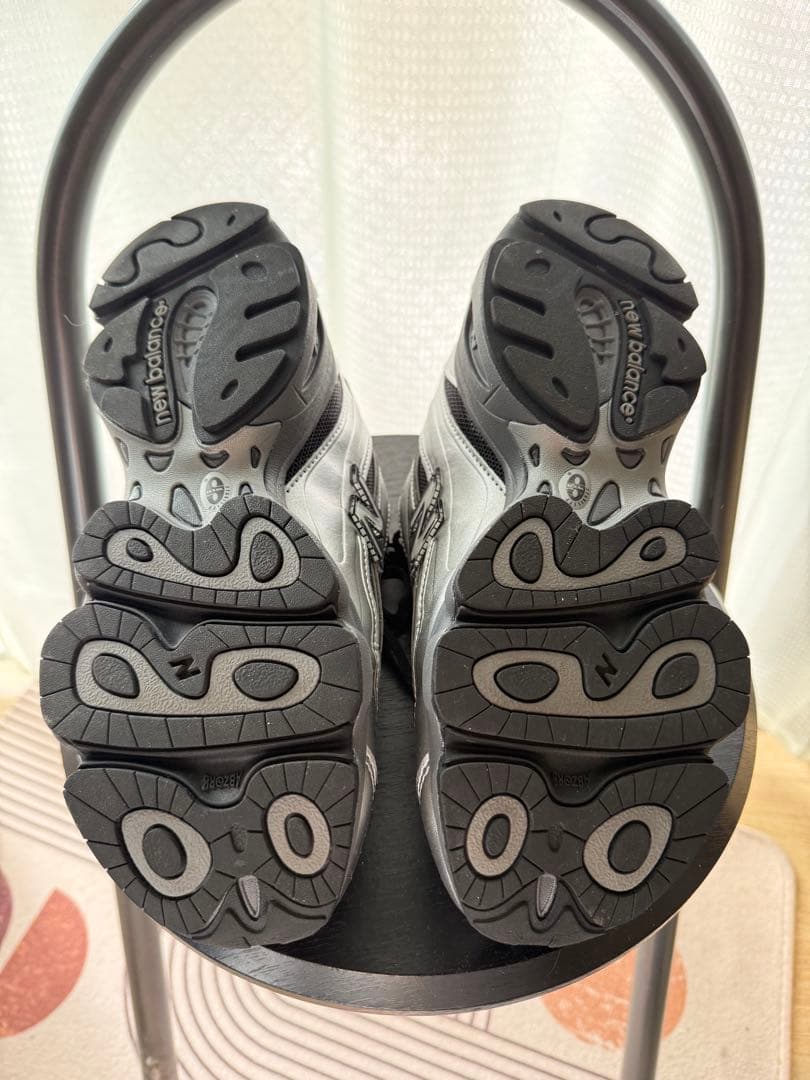 New Balance M1000EGR シルバー(箱無し・25cm)
